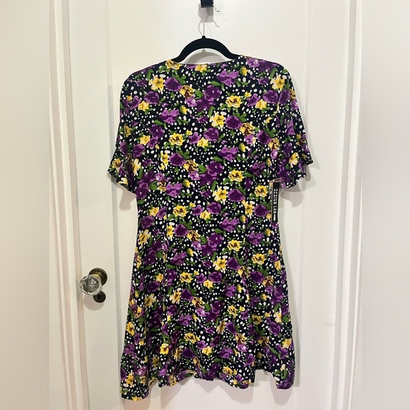 Design Lab Lord & Taylor Floral Button-Up Dress – 19.5” P2P - Size Medium (NWT) - Picture 4 of 5